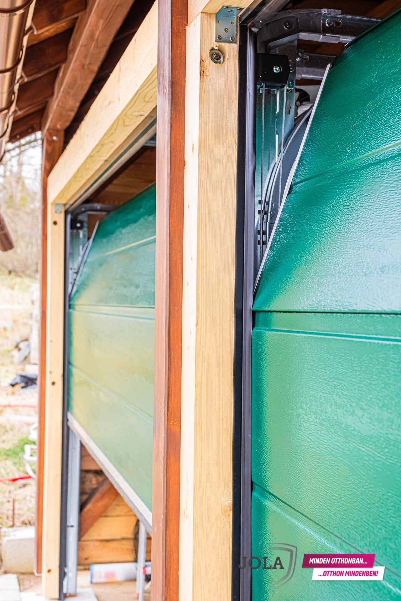 Jola | hőszigetelt garázskapu