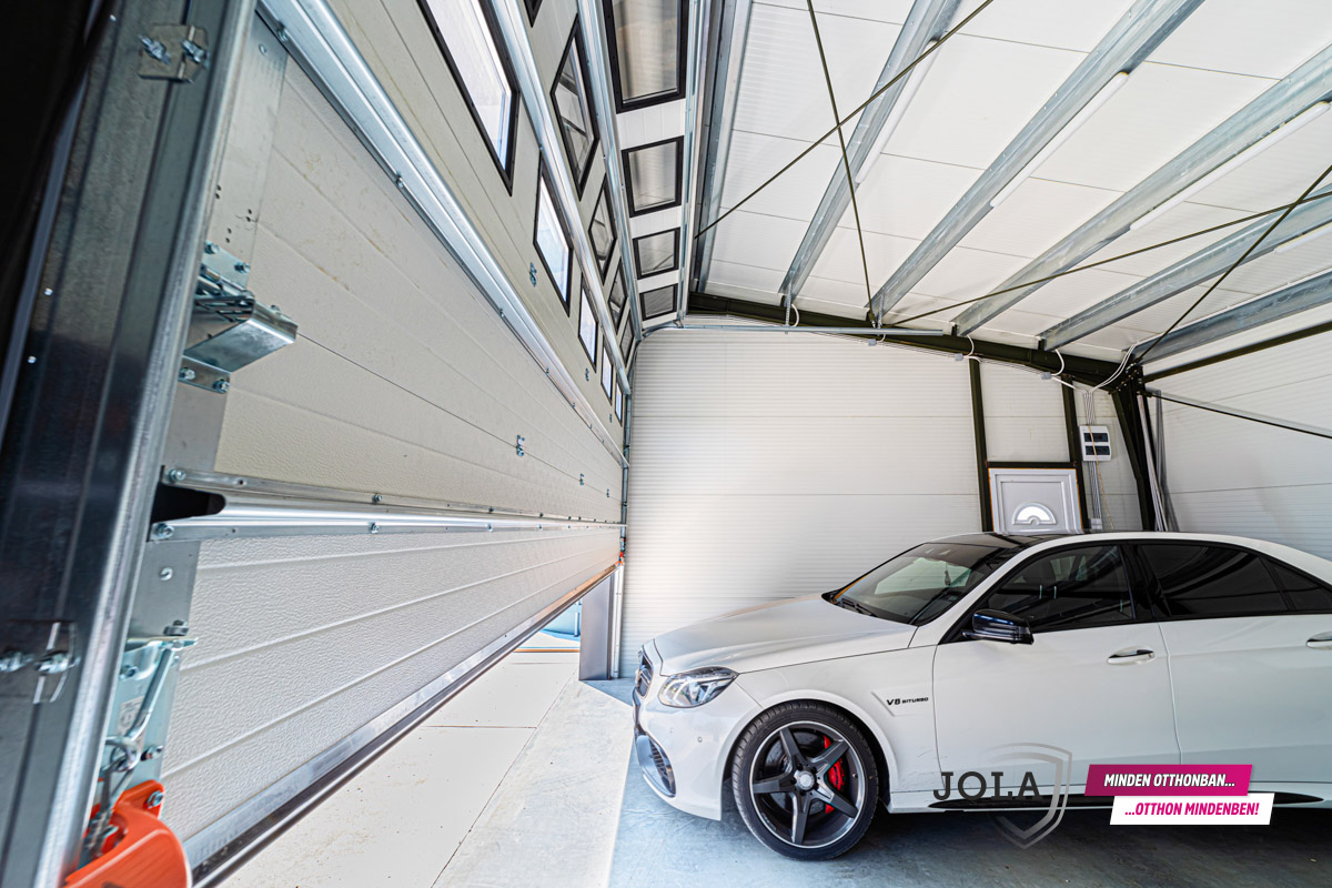 JOLA garázskapuk - szekcionált